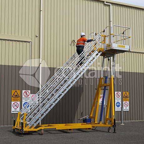 2.8m-4m Adjustable Access Platform - Containit Solutions